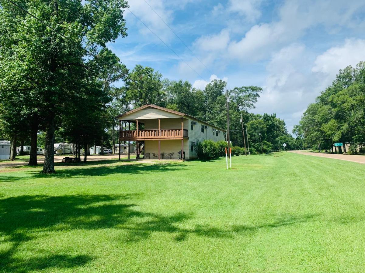 ホテル Holly Park Marina Milam エクステリア 写真